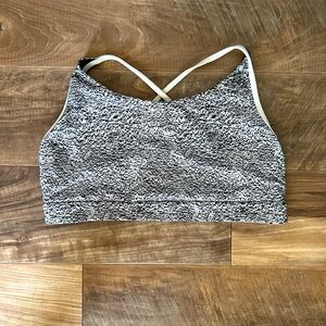 P’tula Pixel Collection Sports Bra - White/Black